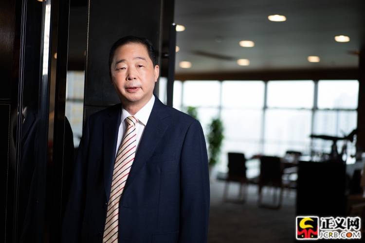 胡成中代表：整治“远洋捕捞”，严防趋利性执法司法