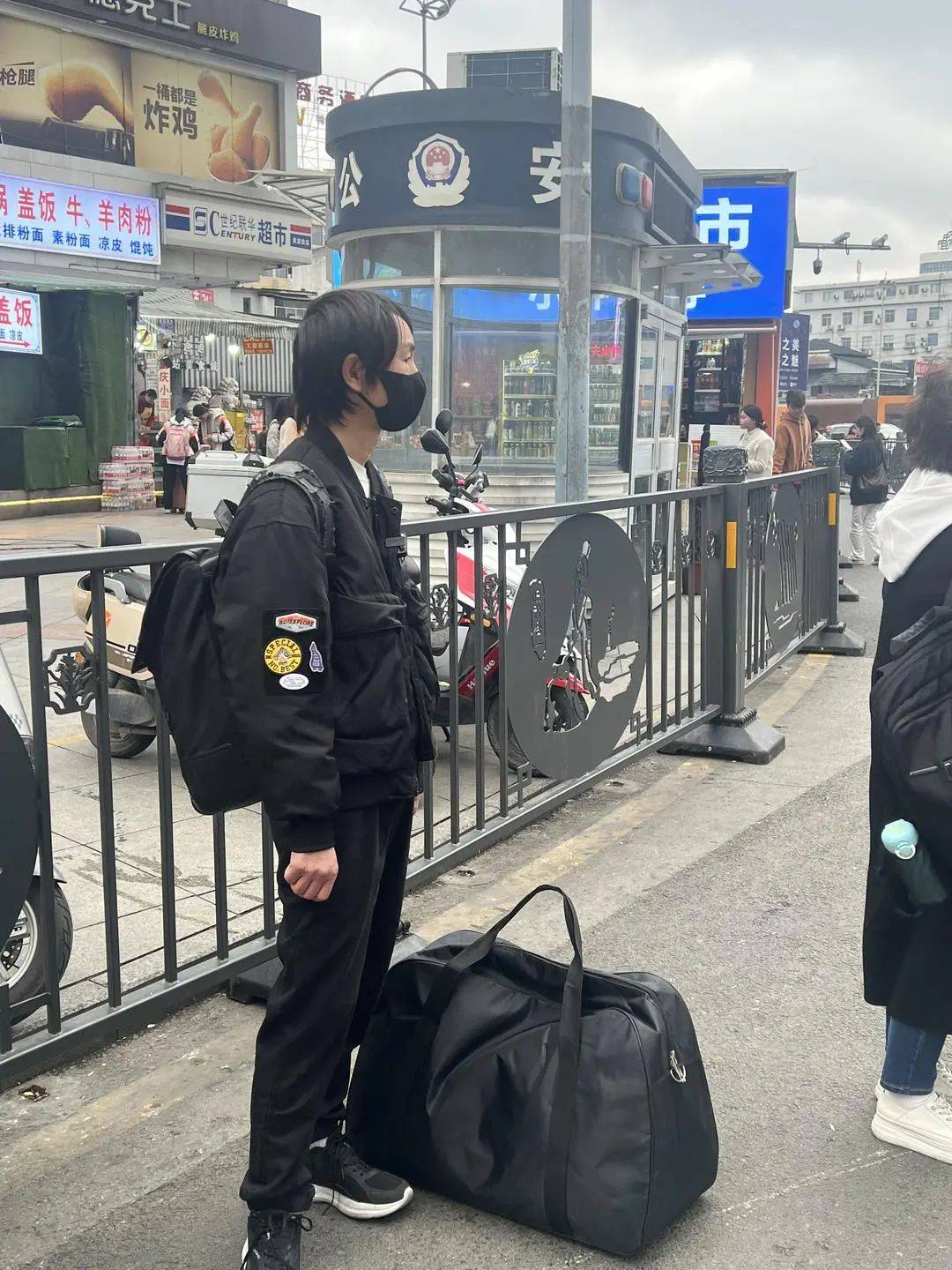 41岁男歌手宣布复出！曾因一首歌爆红，首演现场仅9名观众