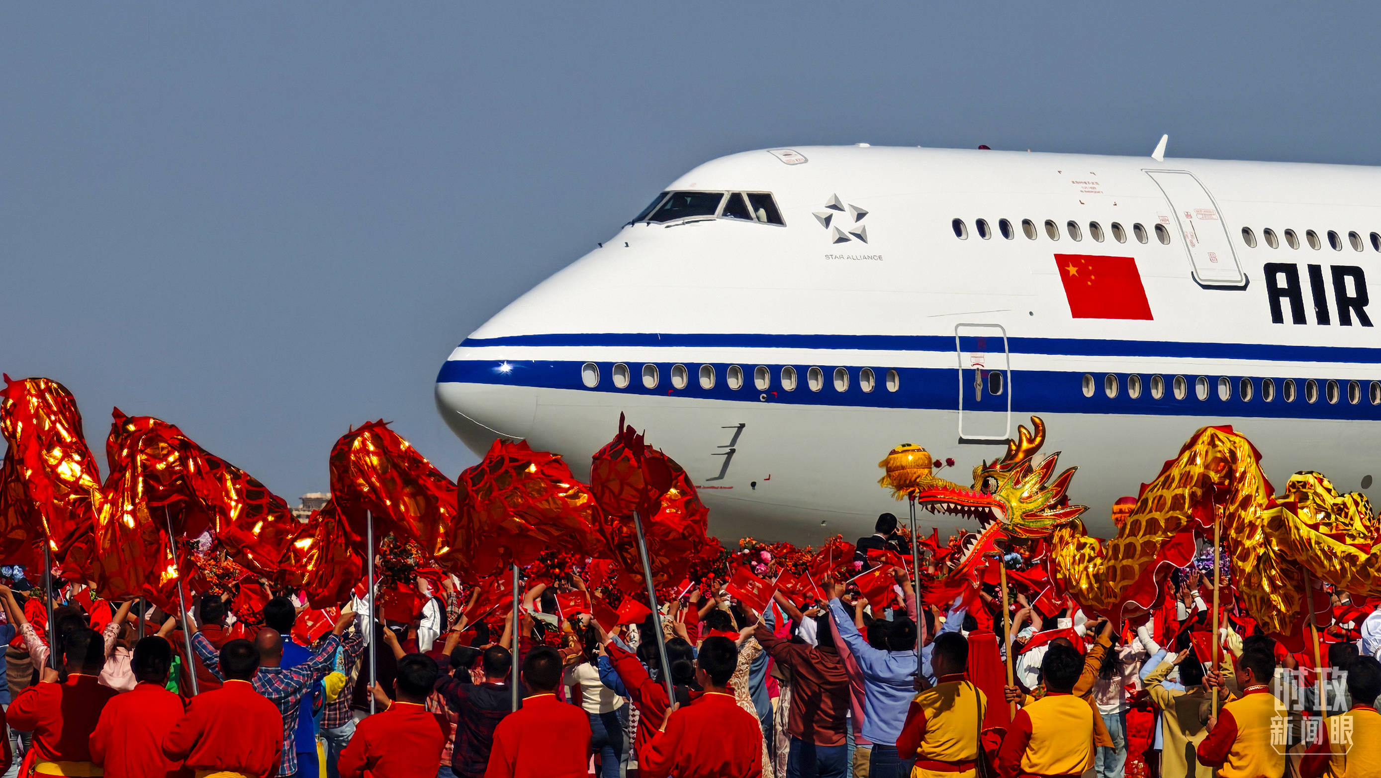 时政新闻眼丨历史性的新疆之行开启,传递哪些重要信息